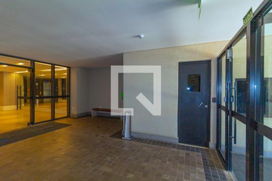 Hall de entrada de kitnet/studio à venda com 1 quarto, 38m² em Centro, Canoas