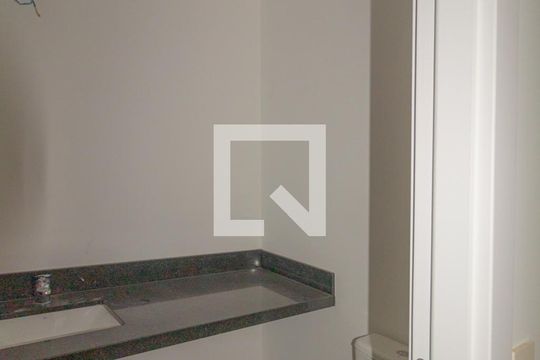 Banheiro de kitnet/studio à venda com 1 quarto, 38m² em Centro, Canoas