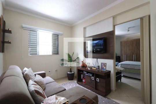 Casa à venda com 6 quartos, 220m² em Parque Tomas Saraiva, São Paulo