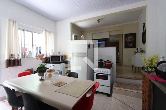 Sala/Cozinha Casa 2 de casa à venda com 6 quartos, 220m² em Parque Tomas Saraiva, São Paulo
