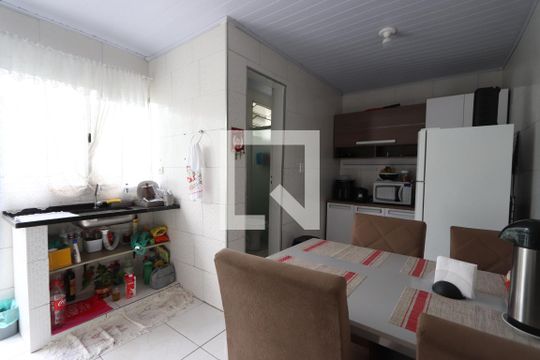 Cozinha Casa 3 de casa à venda com 6 quartos, 220m² em Parque Tomas Saraiva, São Paulo