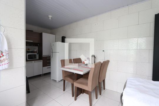 Cozinha Casa 3 de casa à venda com 6 quartos, 220m² em Parque Tomas Saraiva, São Paulo