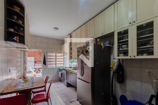 Cozinha de casa para alugar com 4 quartos, 354m² em Vila Monumento, São Paulo