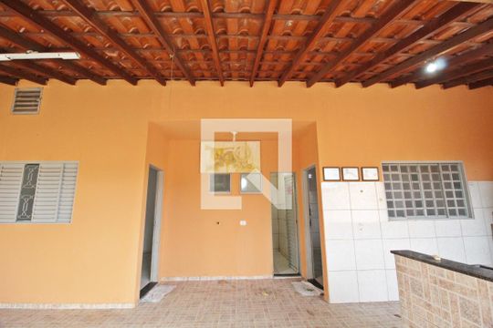 Área Externa de casa para alugar com 1 quarto, 250m² em Chácaras Tubalina E Quartel, Uberlândia