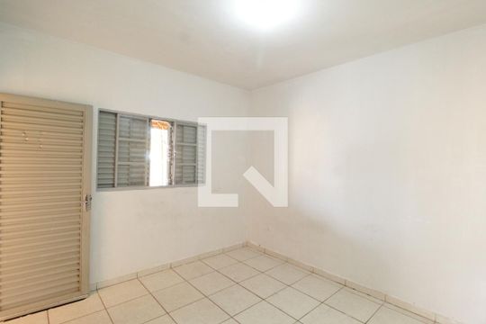 Sala/Quarto de casa para alugar com 1 quarto, 250m² em Chácaras Tubalina E Quartel, Uberlândia