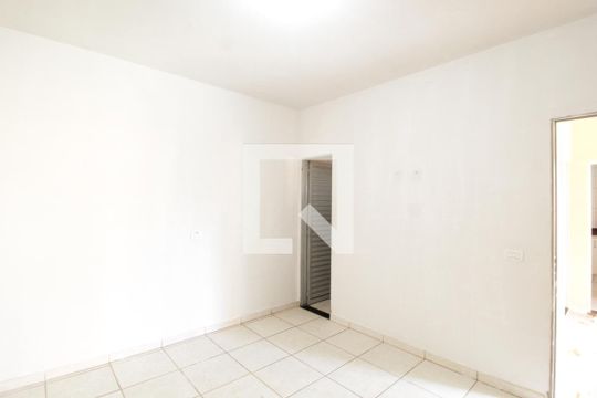 Sala/Quarto de casa para alugar com 1 quarto, 250m² em Chácaras Tubalina E Quartel, Uberlândia