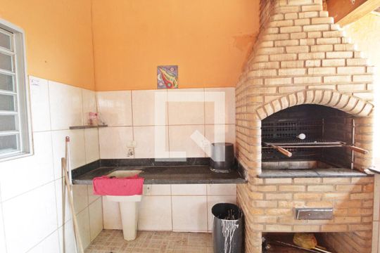 Área de Serviço de casa para alugar com 1 quarto, 250m² em Chácaras Tubalina E Quartel, Uberlândia