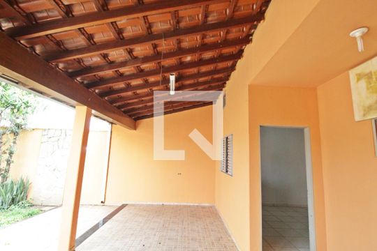 Área Externa de casa para alugar com 1 quarto, 250m² em Chácaras Tubalina E Quartel, Uberlândia