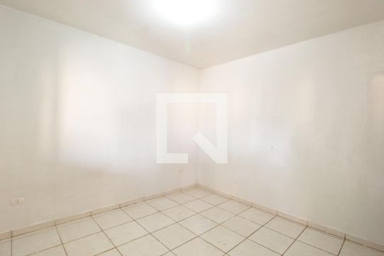 Sala/Quarto de casa para alugar com 1 quarto, 250m² em Chácaras Tubalina E Quartel, Uberlândia