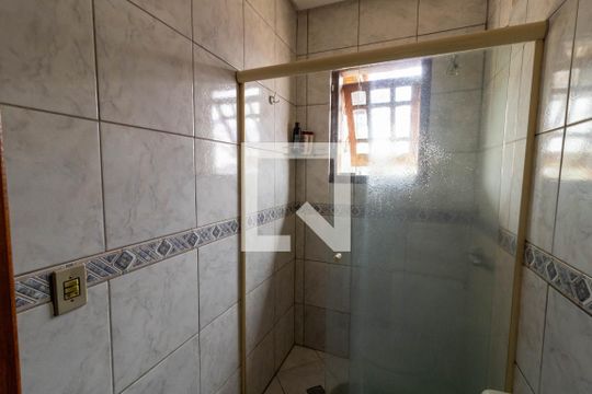 Banheiro da Suíte de casa à venda com 3 quartos, 148m² em Ipanema, Porto Alegre