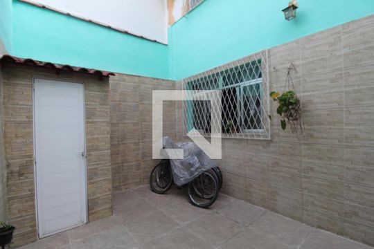 Fundos de casa de condomínio à venda com 4 quartos, 112m² em Pechincha, Rio de Janeiro