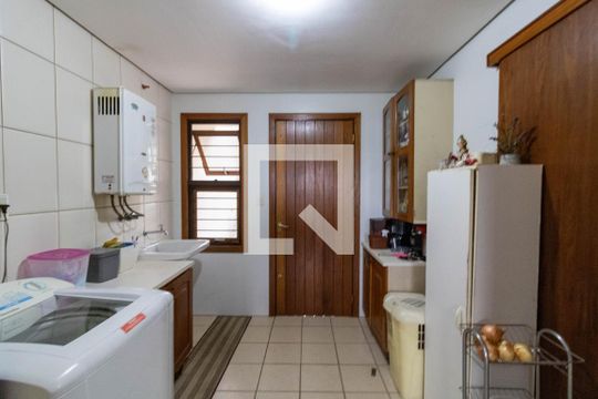 Área de Serviço de casa à venda com 4 quartos, 382m² em Campo Novo, Porto Alegre