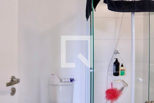 Banheiro de apartamento para alugar com 2 quartos, 37m² em Quarta Parada, São Paulo