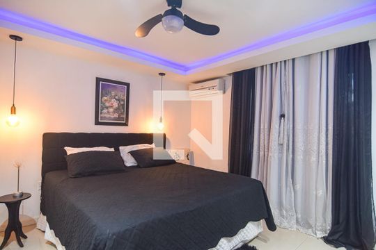 Quarto 1 de casa à venda com 5 quartos, 350m² em Maria Paula, São Gonçalo