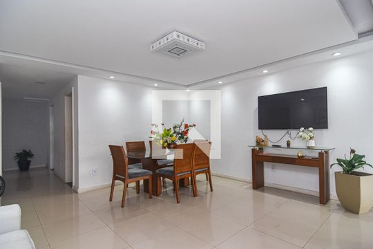 Sala de casa à venda com 5 quartos, 350m² em Maria Paula, São Gonçalo