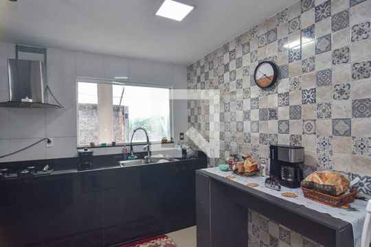 Cozinha de casa à venda com 5 quartos, 350m² em Maria Paula, São Gonçalo
