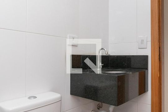 Banheiro de apartamento para alugar com 1 quarto, 41m² em Vila Sao Geraldo, São Paulo