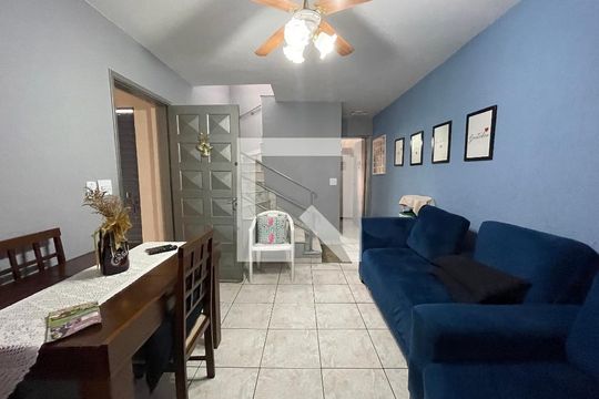 Sala de casa à venda com 4 quartos, 122m² em Jardim Santos Dumont, São Paulo