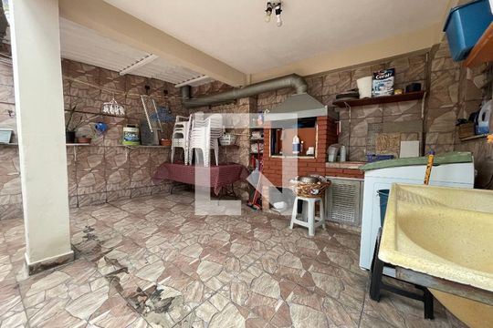 Quintal de casa à venda com 4 quartos, 122m² em Jardim Santos Dumont, São Paulo