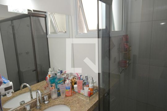 Banheiro da Suíte 1 de casa para alugar com 3 quartos, 131m² em Vila Isa, São Paulo