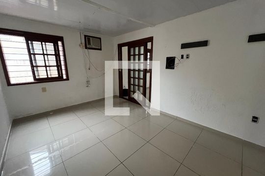 Quarto 2 de casa à venda com 2 quartos, 100m² em Scharlau, São Leopoldo