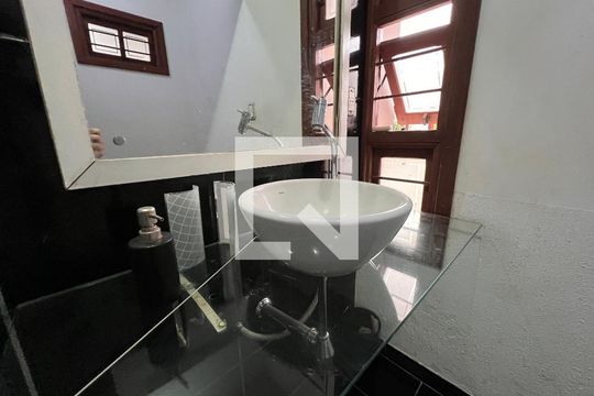 Banheiro 1 de casa para alugar com 4 quartos, 224m² em Scharlau, São Leopoldo