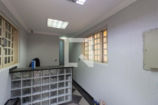 Entrada de casa para alugar com 3 quartos, 344m² em Vila Brasil, São Paulo