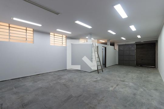 Salão de casa para alugar com 3 quartos, 344m² em Vila Brasil, São Paulo
