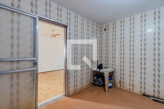 Cozinha de casa à venda com 4 quartos, 163m² em Guarujá, Porto Alegre