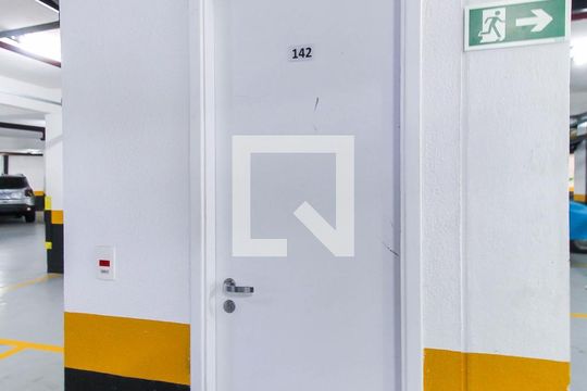Deposito de apartamento à venda com 2 quartos, 61m² em Jardim Analia Franco, São Paulo