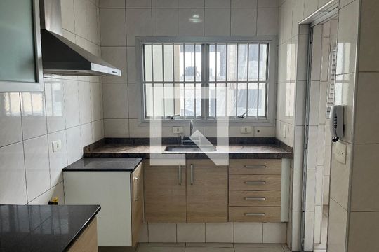 Cozinha de apartamento para alugar com 2 quartos, 100m² em Vila Ipojuca, São Paulo