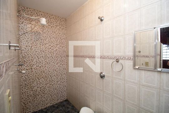 Banheiro do Quarto 2 de casa à venda com 6 quartos, 927m² em Mariano de Abreu, Belo Horizonte