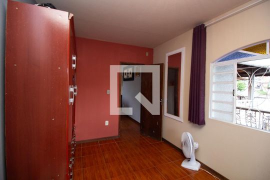 Quarto de casa à venda com 6 quartos, 927m² em Mariano de Abreu, Belo Horizonte