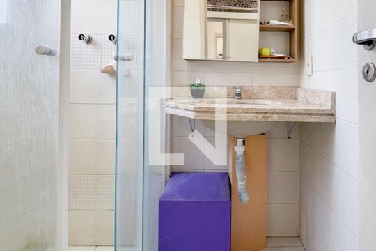 Banheiro - Suíte  de apartamento para alugar com 3 quartos, 72m² em Nova Petrópolis, São Bernardo do Campo