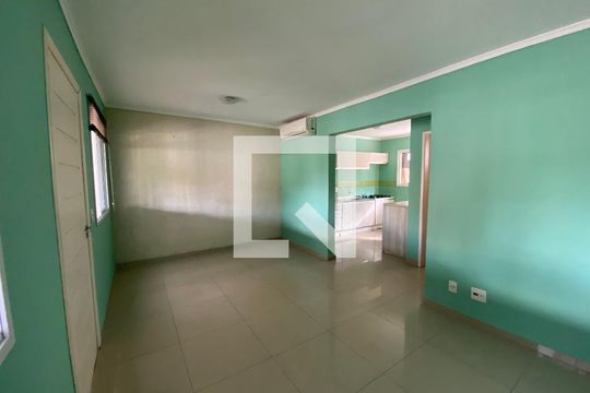 Sala de casa de condomínio à venda com 3 quartos, 54m² em Canudos, Novo Hamburgo