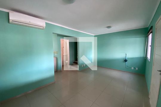 Sala de casa de condomínio à venda com 3 quartos, 54m² em Canudos, Novo Hamburgo