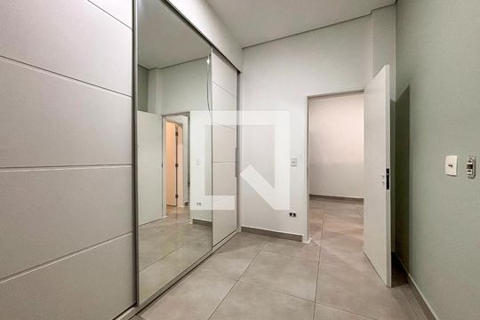 Quarto 1 de apartamento para alugar com 2 quartos, 60m² em Jardim Las Vegas, Guarulhos