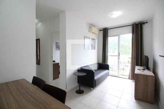 Apartamento para alugar com 2 quartos, 48m² em Jacarepaguá, Rio de Janeiro