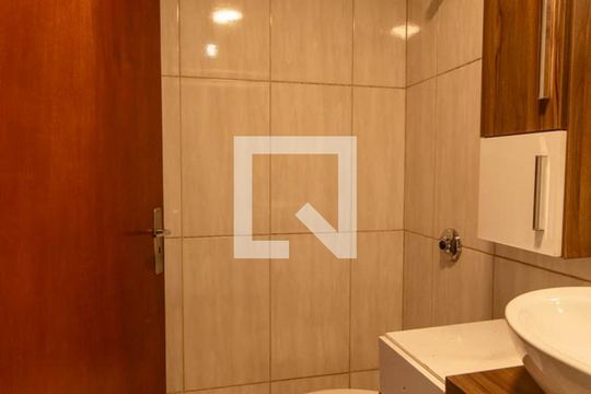 Banheiro Social de apartamento à venda com 2 quartos, 56m² em Parolin, Curitiba
