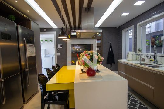 Cozinha de casa de condomínio para alugar com 5 quartos, 244m² em Vargem Grande, Rio de Janeiro