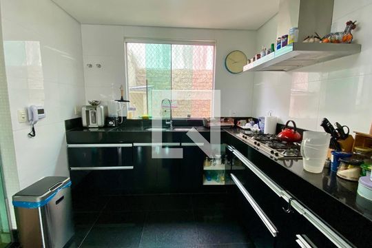 Cozinha de casa para alugar com 4 quartos, 270m² em Estoril, Belo Horizonte