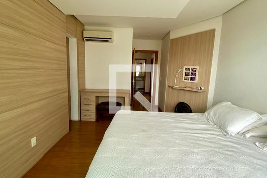 Quarto Suíte de casa para alugar com 4 quartos, 270m² em Estoril, Belo Horizonte