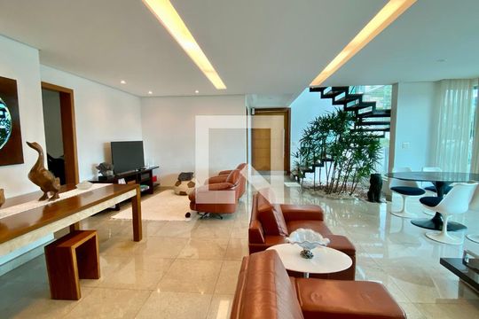 Sala de casa para alugar com 4 quartos, 270m² em Estoril, Belo Horizonte