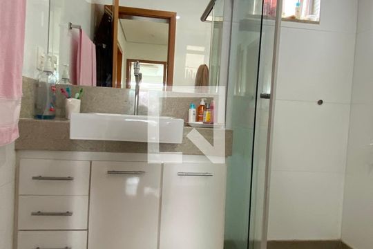 Banheiro Social de casa para alugar com 4 quartos, 270m² em Estoril, Belo Horizonte