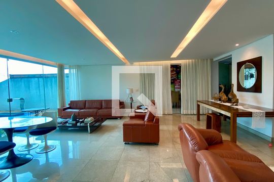 Casa para alugar com 4 quartos, 270m² em Estoril, Belo Horizonte