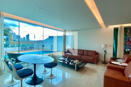 Sala de casa para alugar com 4 quartos, 270m² em Estoril, Belo Horizonte