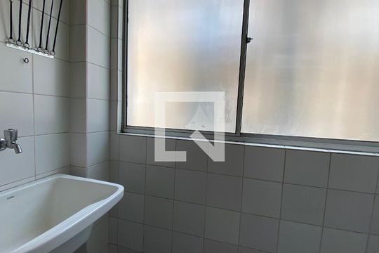 Área de Serviço de apartamento para alugar com 2 quartos, 75m² em Buritis, Belo Horizonte