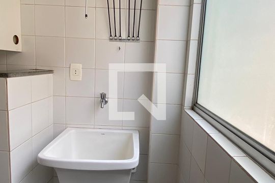 Área de Serviço de apartamento para alugar com 2 quartos, 75m² em Buritis, Belo Horizonte