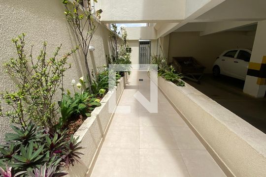 Hall de entrada de apartamento para alugar com 2 quartos, 75m² em Buritis, Belo Horizonte