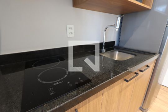 Cozinha de kitnet/studio para alugar com 1 quarto, 27m² em Bela Vista, São Paulo
